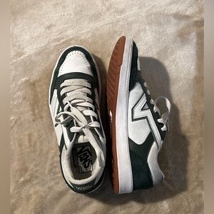 Vans Lowland in Green and White Size 9 Womens